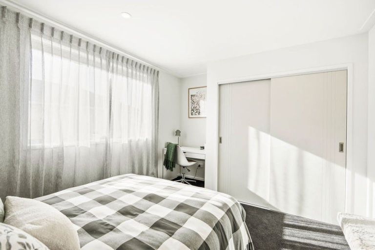 Photo of property in 1 Kaurinui Crescent, One Tree Point, 0118