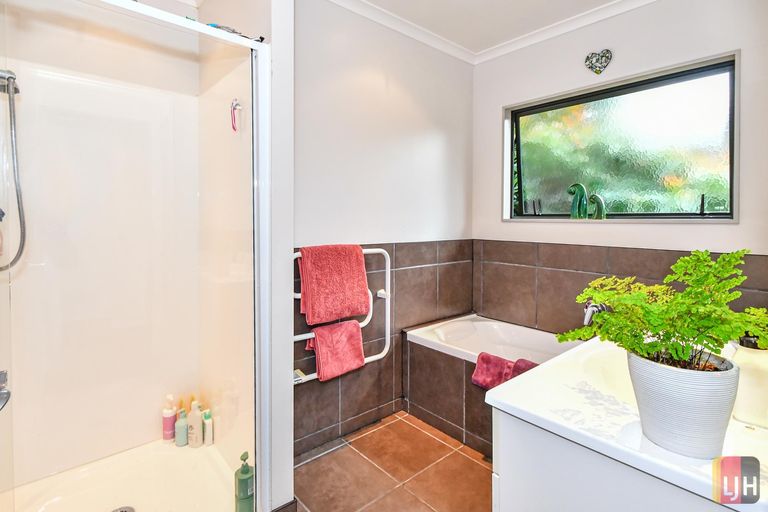 Photo of property in 19c Railway Street West, Papakura, 2110