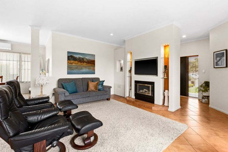 Photo of property in 9 Rutland Place, Taradale, Napier, 4112