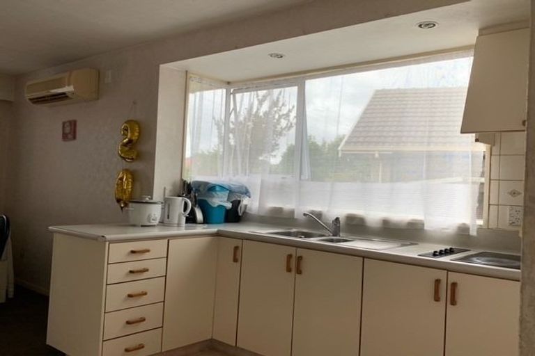 Photo of property in 28 Springmead Place, Hornby, Christchurch, 8042