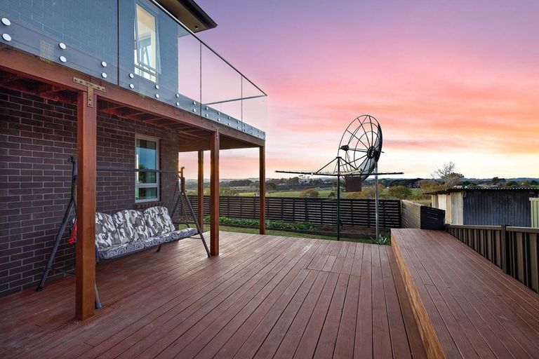 Photo of property in 26a Hobsonville Road, West Harbour, Auckland, 0618