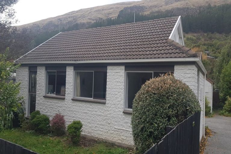 Photo of property in 1/29 Sumnervale Drive, Sumner, Christchurch, 8081