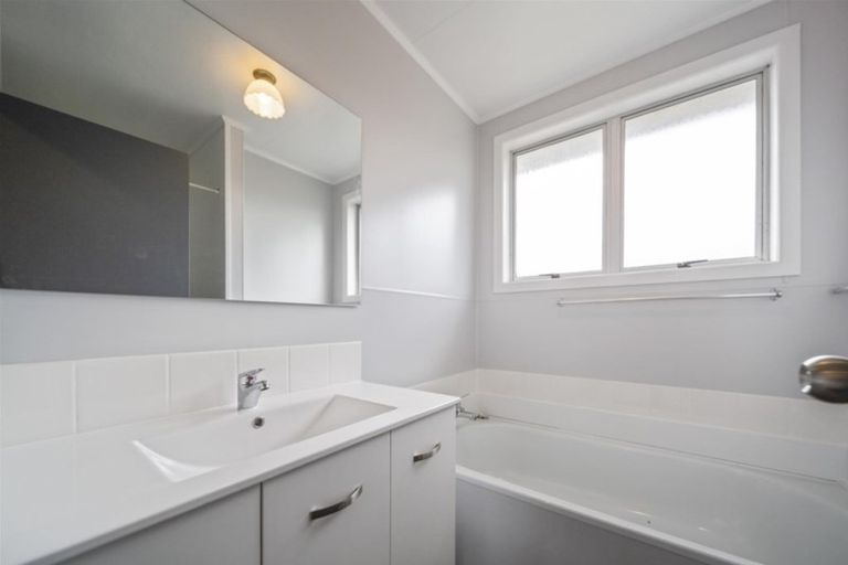 Photo of property in 22 Iredale Road, Hawera, 4610