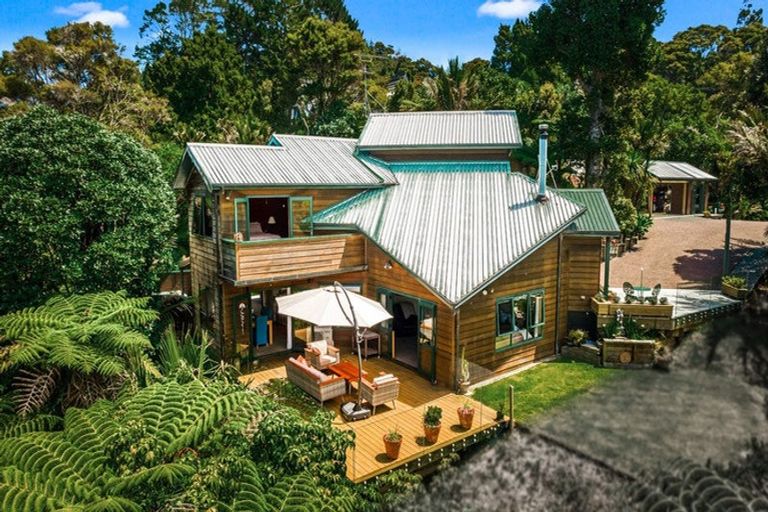 Photo of property in 214 Shaw Road, Oratia, Auckland, 0604