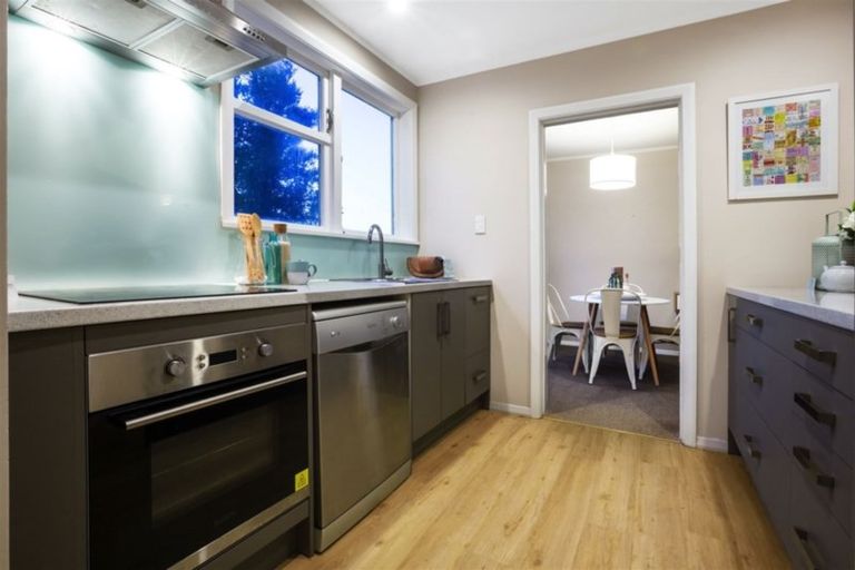 Photo of property in 2 Bedford Street, Cannons Creek, Porirua, 5024