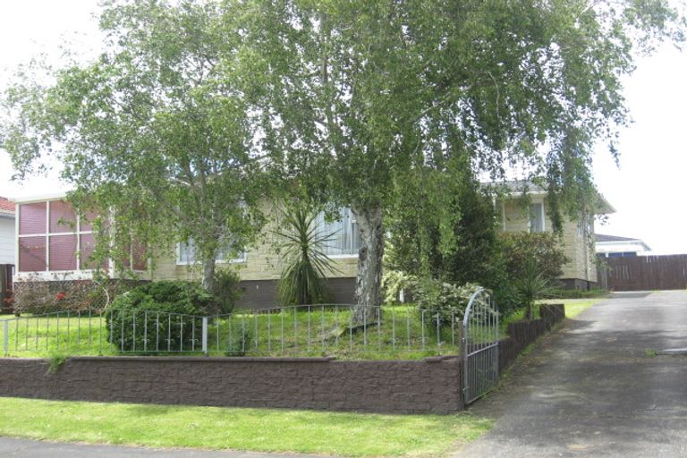 Photo of property in 11 Arnwood Street, Manurewa, Auckland, 2102