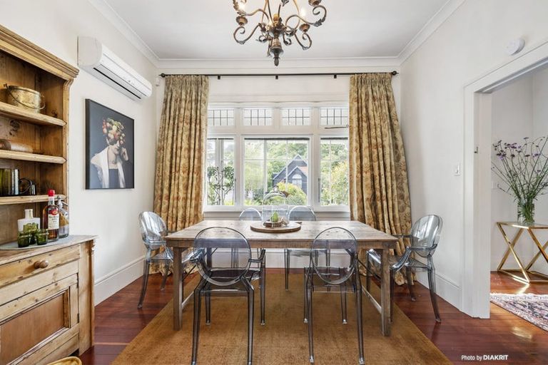 Photo of property in 19 Glen Road, Kelburn, Wellington, 6012