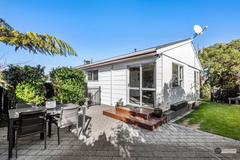 Photo of property in 14b Oakleigh Street, Maungaraki, Lower Hutt, 5010