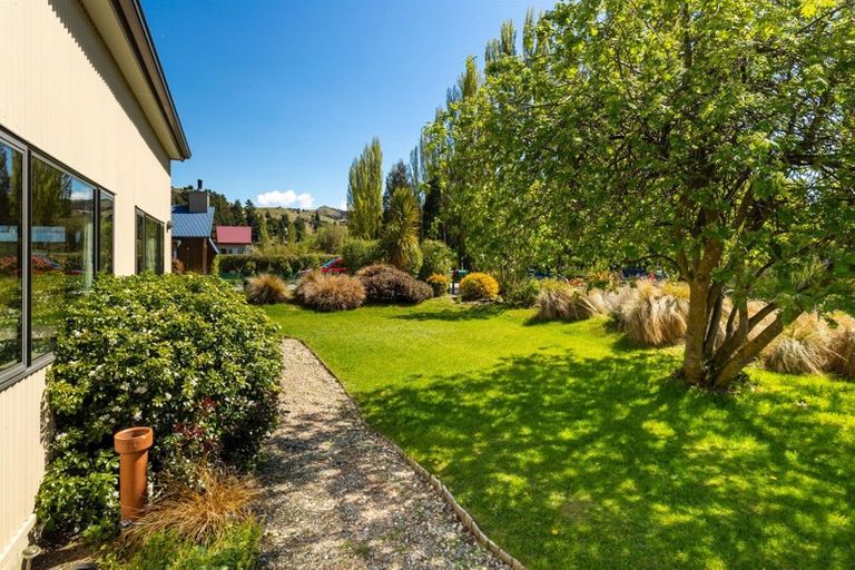 Photo of property in 16 Kingan Road, Luggate, Cromwell, 9383