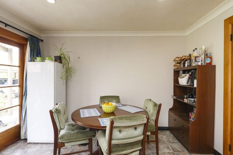 Photo of property in 32 Saint Johns Avenue, Palmerston North, 4414