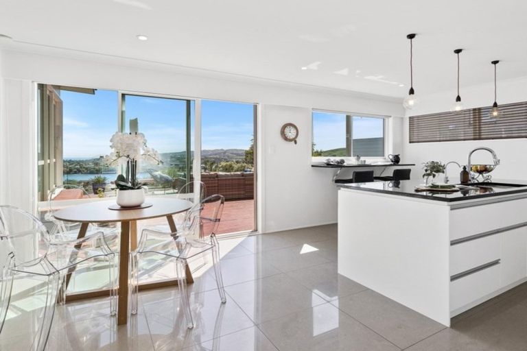 Photo of property in 5 Compass Way, Whitby, Porirua, 5024