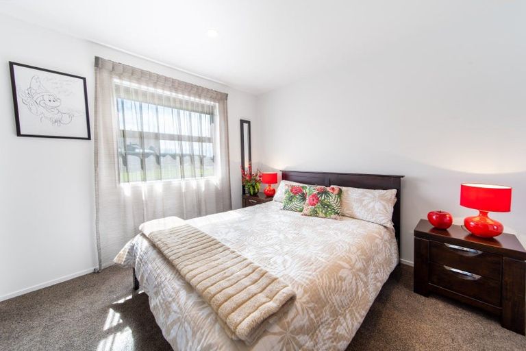 Photo of property in 14 Mariners Haven, One Tree Point, 0118