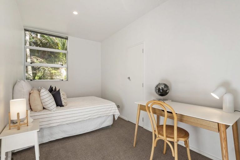 Photo of property in 6 Zion Road, Birkenhead, Auckland, 0626