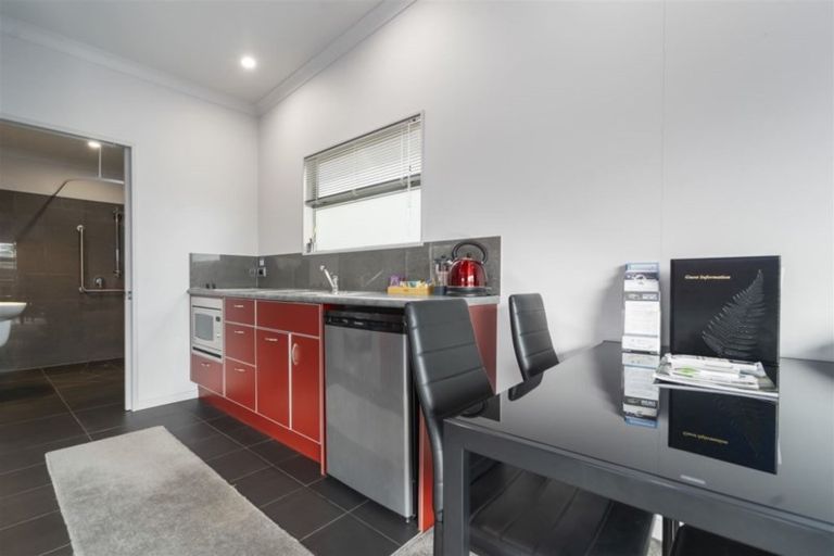 Photo of property in 24 Cologne Street, Martinborough, 5711