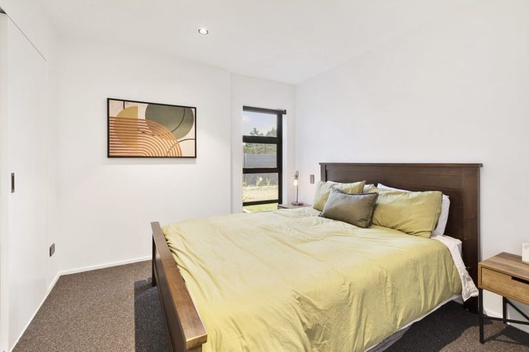 Photo of property in 4 Boeing Way, Newlands, Wellington, 6037