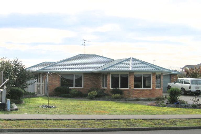 Photo of property in 114 Ayrshire Drive, Grandview Heights, Hamilton, 3200