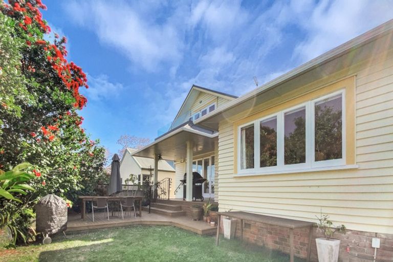 Photo of property in 88 Victoria Road, Devonport, Auckland, 0624