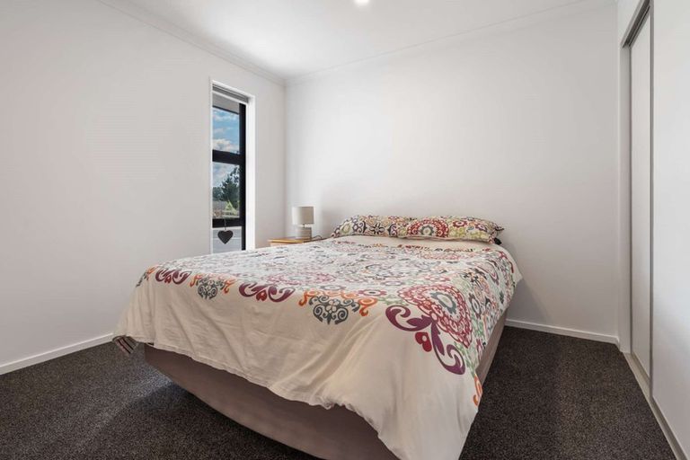 Photo of property in 32 Tara Crescent, Woodend, 7610