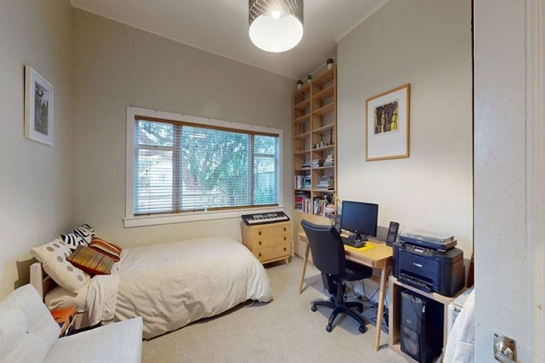 Photo of property in 188 The Parade, Island Bay, Wellington, 6023