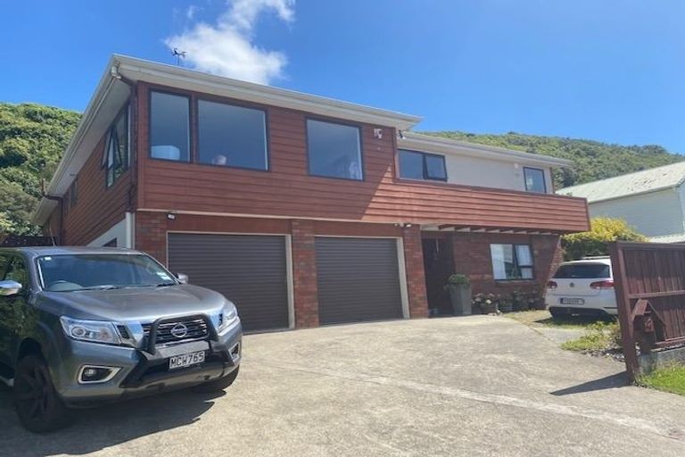 Photo of property in 43 Nalanda Crescent, Broadmeadows, Wellington, 6035