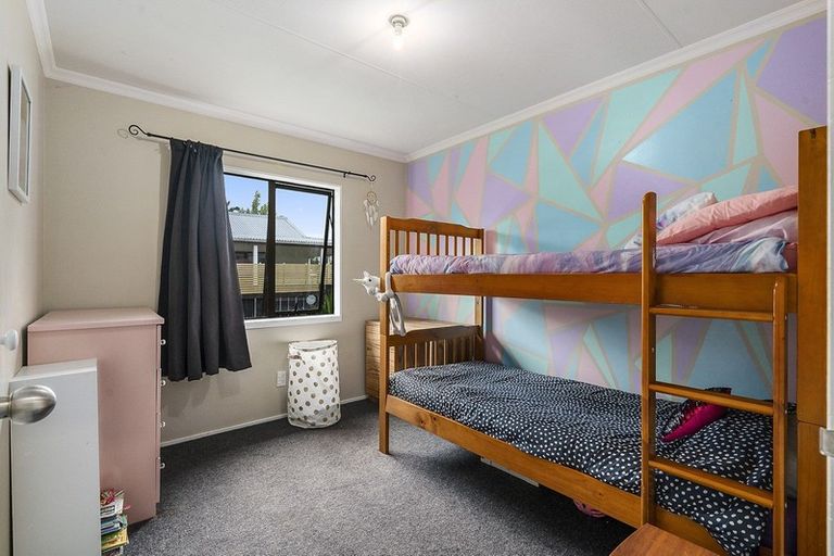 Photo of property in 3 Newton Place, Westbrook, Palmerston North, 4412