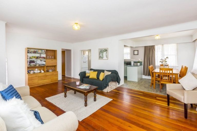 Photo of property in 42 Kashmir Avenue, Clouston Park, Upper Hutt, 5018