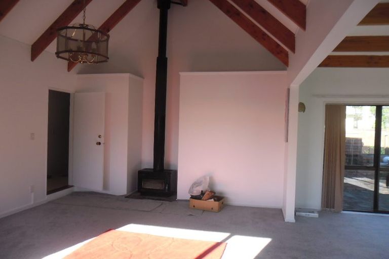 Photo of property in 7 Hurworth Grove, Waikanae, 5036