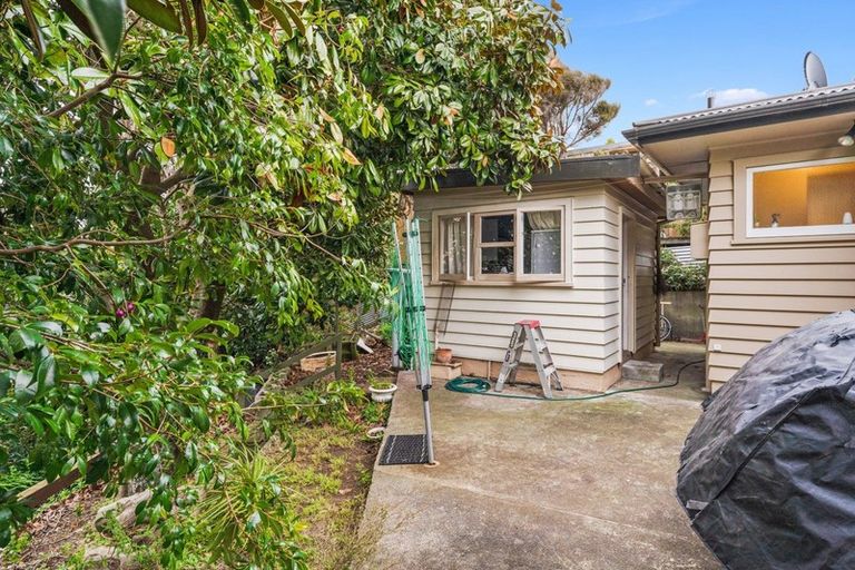 Photo of property in 16 Eatwell Avenue, Paraparaumu Beach, Paraparaumu, 5032
