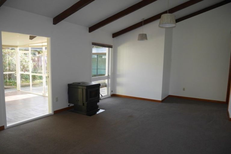 Photo of property in 32 Raekura Place, Redcliffs, Christchurch, 8081