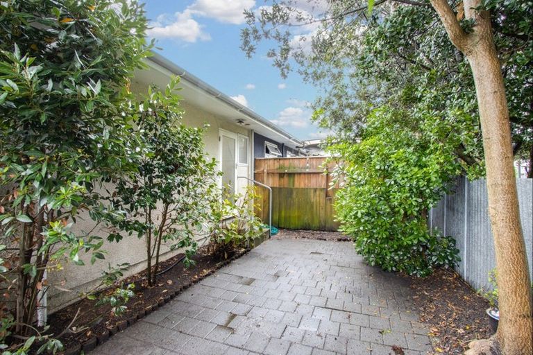 Photo of property in 2/1 Gardiner Street, Westshore, Napier, 4110
