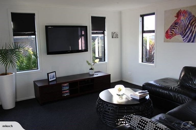 Photo of property in 11 Fuller Street, Papamoa Beach, Papamoa, 3118