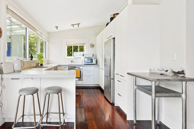 Photo of property in 311 Motutara Road, Muriwai, Waimauku, 0881