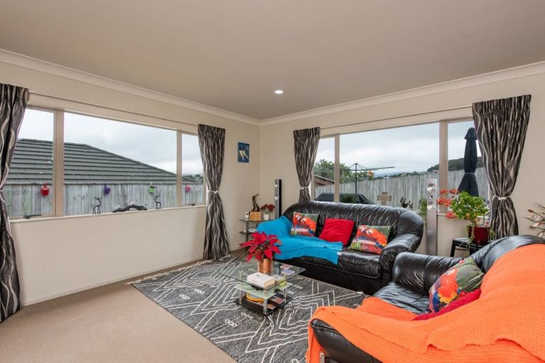 Photo of property in 35 Staithes Drive North, Whitby, Porirua, 5024
