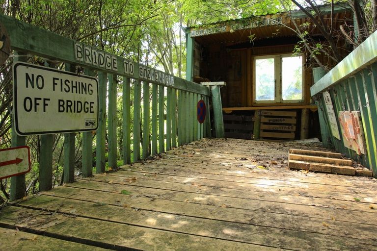 Photo of property in 4 Snowden Place, Raglan, 3225