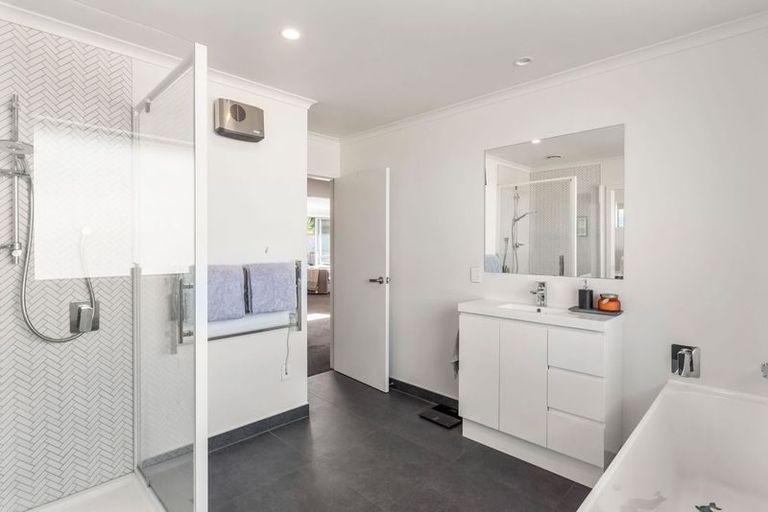 Photo of property in 7b Te Manuao Road, Otaki, 5512