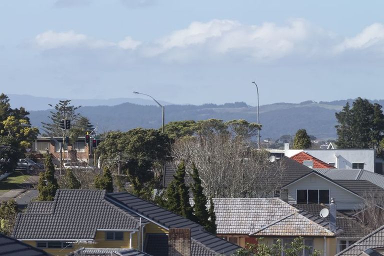 Photo of property in 3 Patons Road, Howick, Auckland, 2014