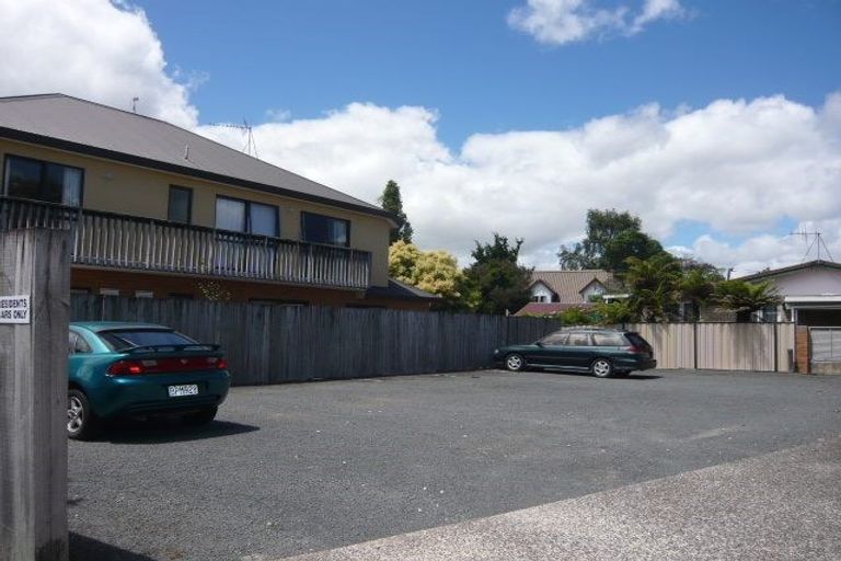 Photo of property in 2 Vine Street, Hillcrest, Hamilton, 3216