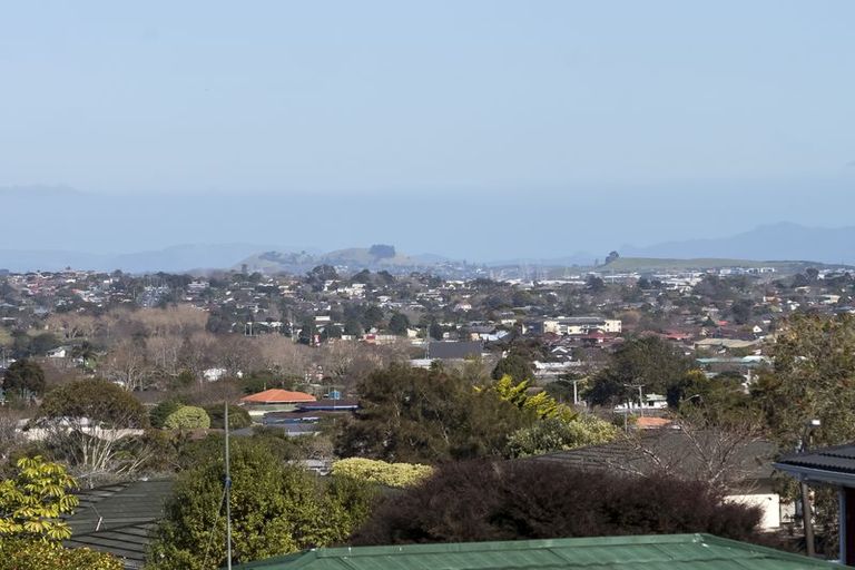 Photo of property in 3 Patons Road, Howick, Auckland, 2014