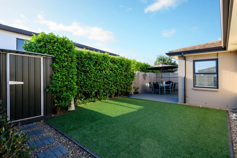 Photo of property in 1 Lorenzo Way, Flat Bush, Auckland, 2016