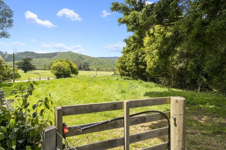 Photo of property in 311 Rahui Road, Otaki, 5583
