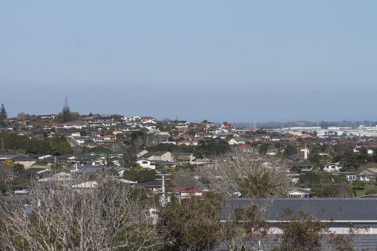 Photo of property in 3 Patons Road, Howick, Auckland, 2014