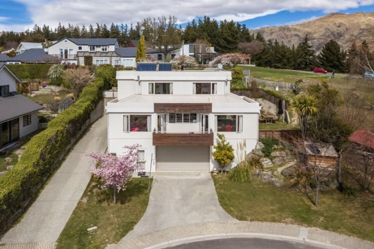 Photo of property in 11 Scaife Place, Wanaka, 9305