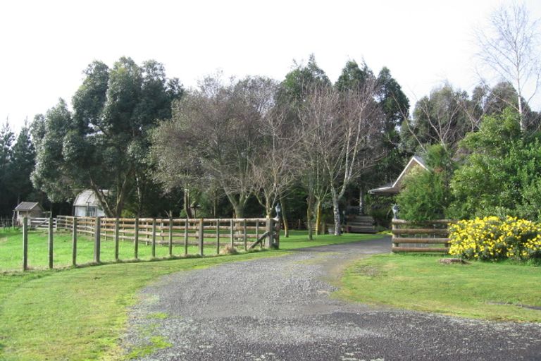 Photo of property in 247 Polson Hill Drive, Aokautere, Palmerston North, 4471