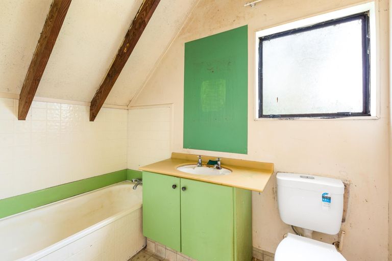 Photo of property in 59 Opanuku Road, Henderson Valley, Auckland, 0612