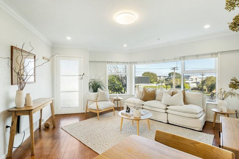 Photo of property in 3/19 Lake Pupuke Drive, Takapuna, Auckland, 0622