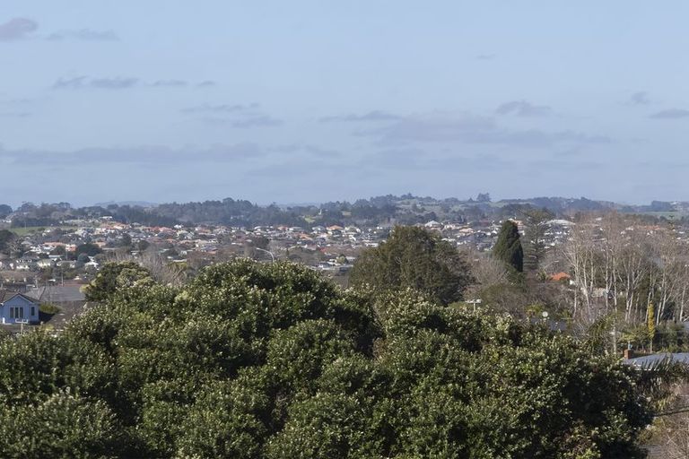 Photo of property in 3 Patons Road, Howick, Auckland, 2014
