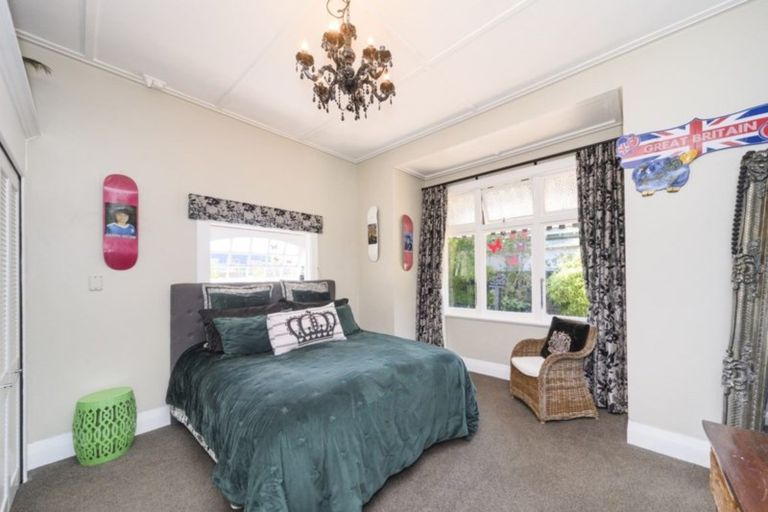 Photo of property in 320 Featherston Street, Palmerston North, 4410