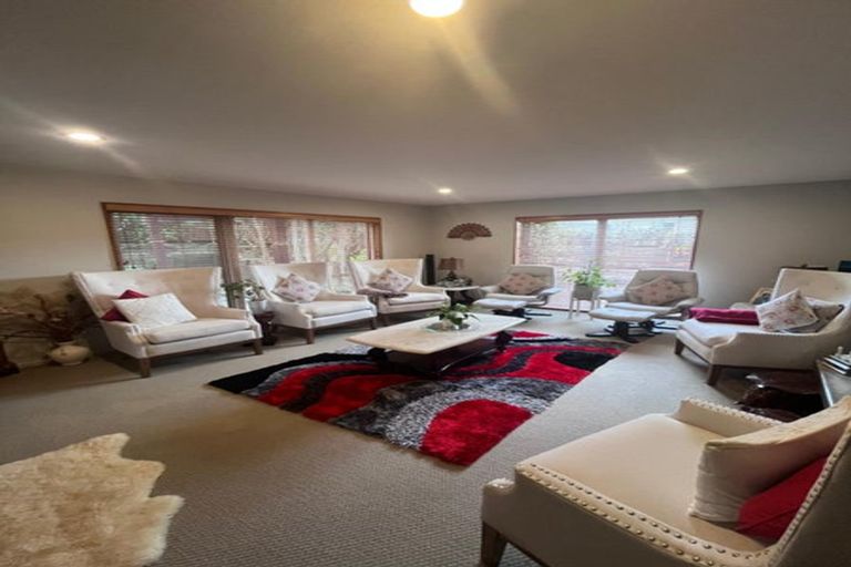 Photo of property in 10 Chard Place, Flat Bush, Auckland, 2016
