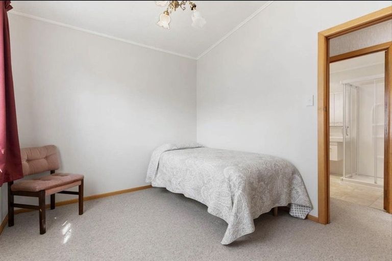 Photo of property in 19 Carole Crescent, Pakuranga, Auckland, 2010