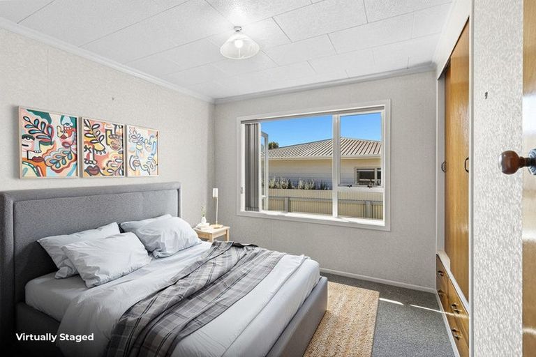 Photo of property in 20-20a Huatoki Street, Vogeltown, New Plymouth, 4310